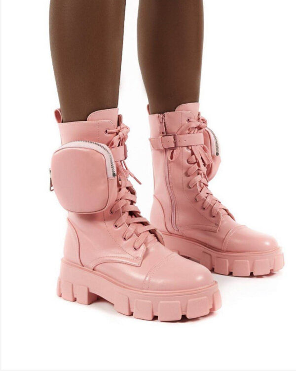 Strapping purse with thick soled boots - Image 4