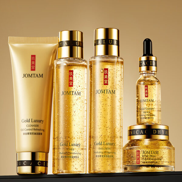 Moisturizing And Refreshing Skin Care Set - Image 6